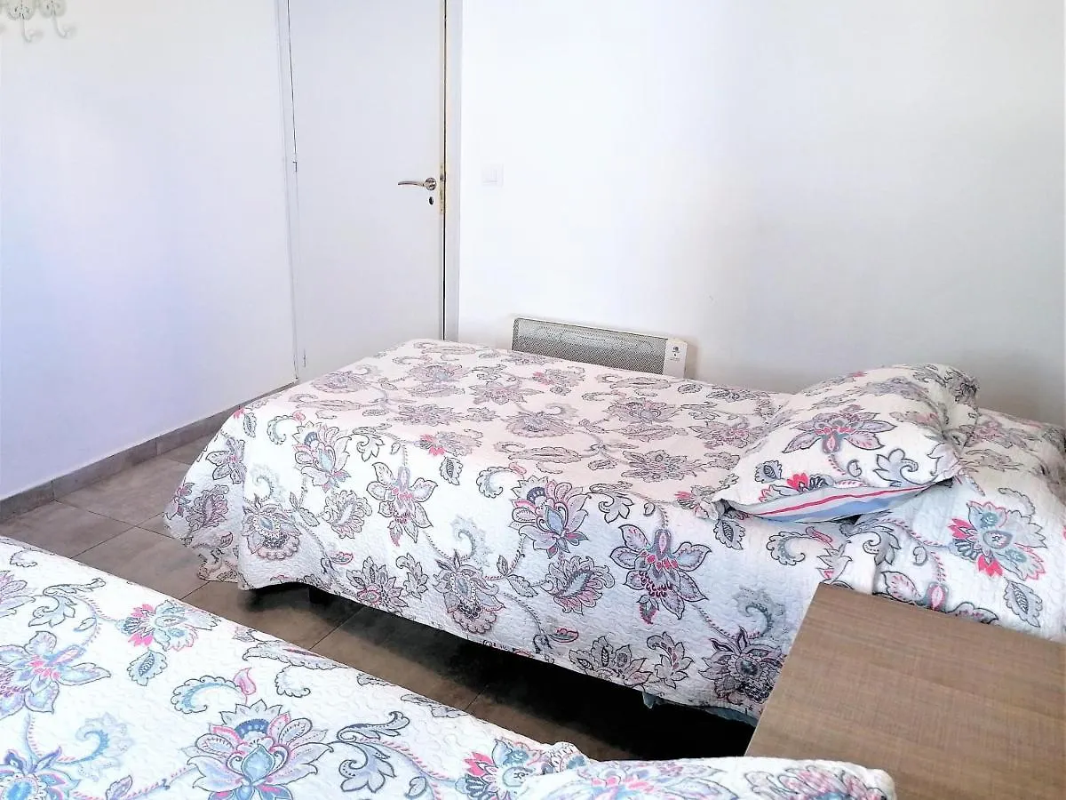 Apartamento En Roses Para 5-6 Personas, 2ª Linea De Playa, Terraza, Parking, Sin Mascotas, Sabanas Incluidas - Es-258-41 0*,  西班牙