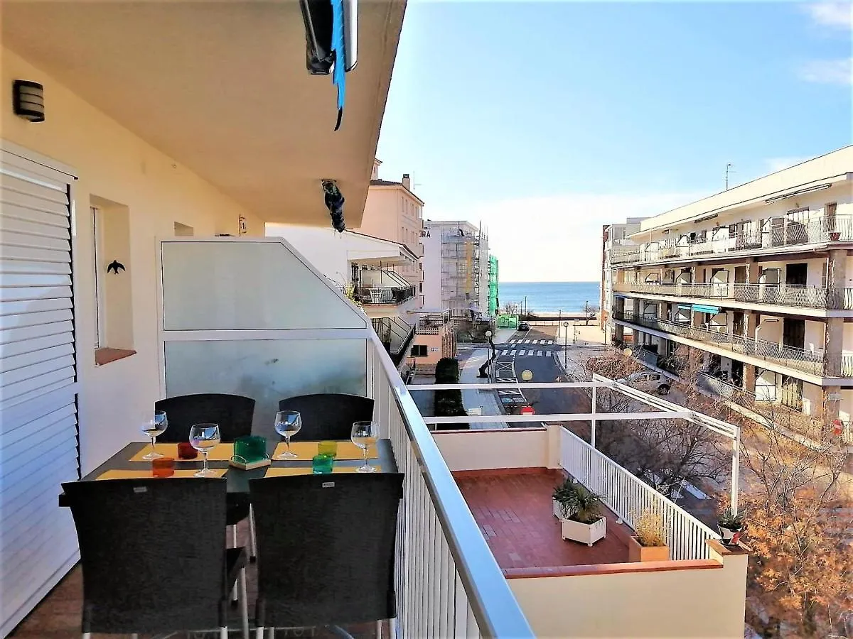 Apartamento En Roses Para 5-6 Personas, 2ª Linea De Playa, Terraza, Parking, Sin Mascotas, Sabanas Incluidas - Es-258-41 0*,  西班牙